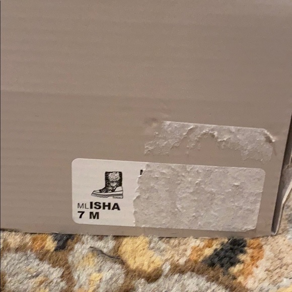 NWOT Marc Fisher Real Shearling Hiking Boo… - Picture 5 of 12